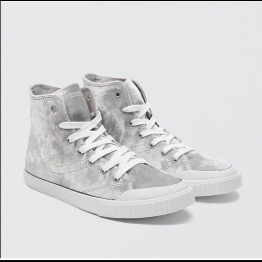 NWT Tretorn Marley High Top Sneaker